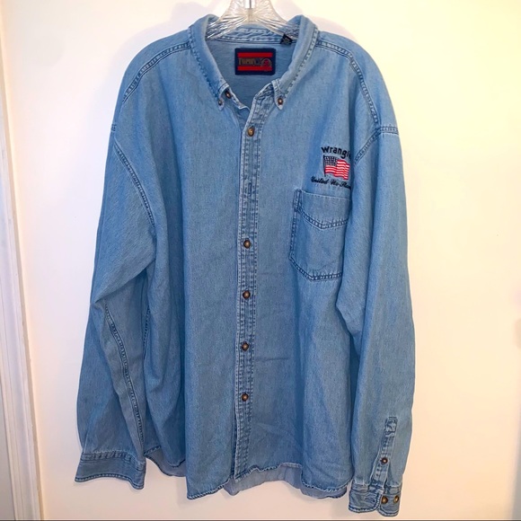 Wrangler Other - Wrangler ❤️ Embroidered Denim Button Down💖